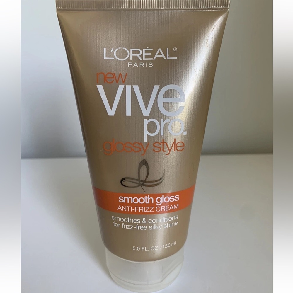 L'OREAL Vive Pro Glossy Style Smooth Gloss Anti-Frizz Cream